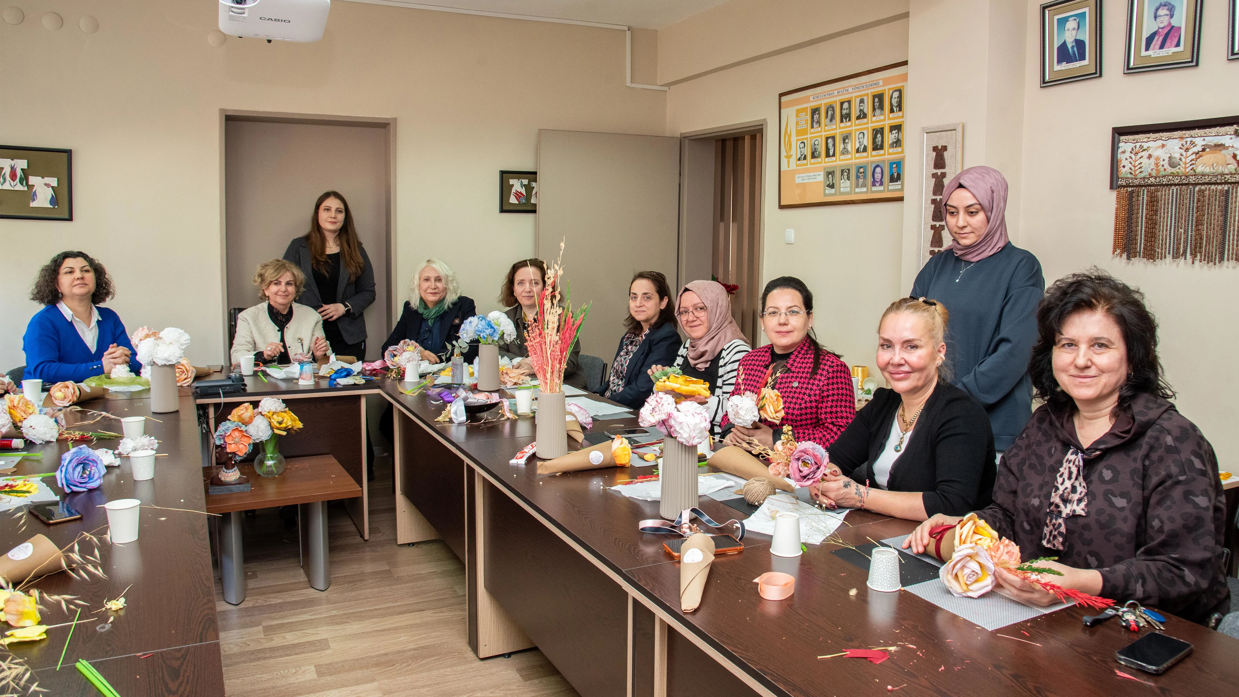 Dünya Kadınlar Günü’ne özel Çiçek Buketi Atölyesi